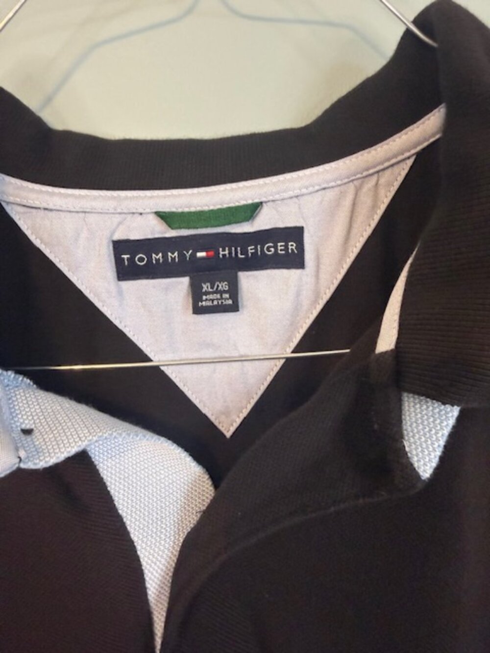 Tommy Hilfiger Men's XL Black Short Sleeve Piqué Cotton Polo Shirt - Picture 3 of 6